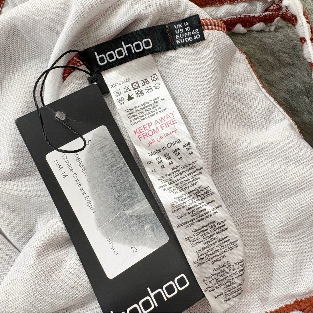 NWT Boohoo Crinkle Contrast Edge Plunge Swimsuit - Picture 8 of 10